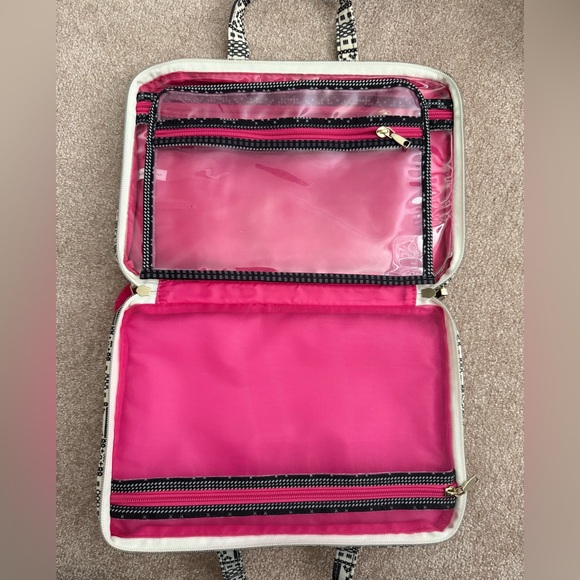 KESTREL Beauty & Toiletry Bag - Picture 2 of 6